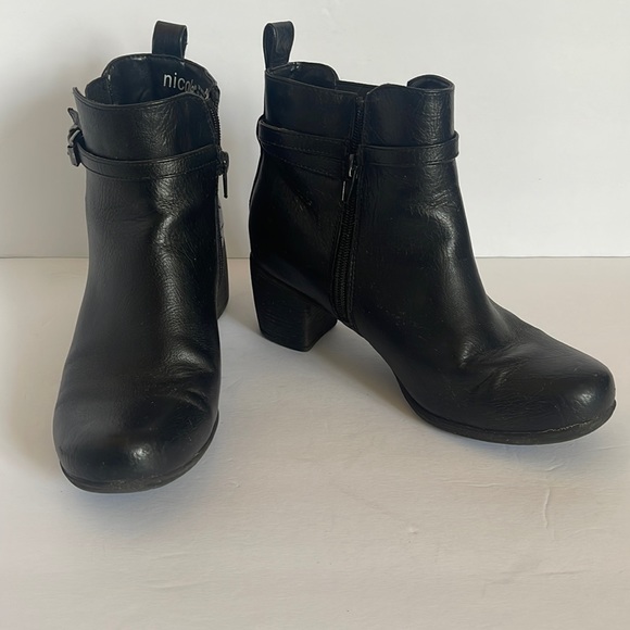 Black Zip-up Ankle Booties - Picture 1 of 7
